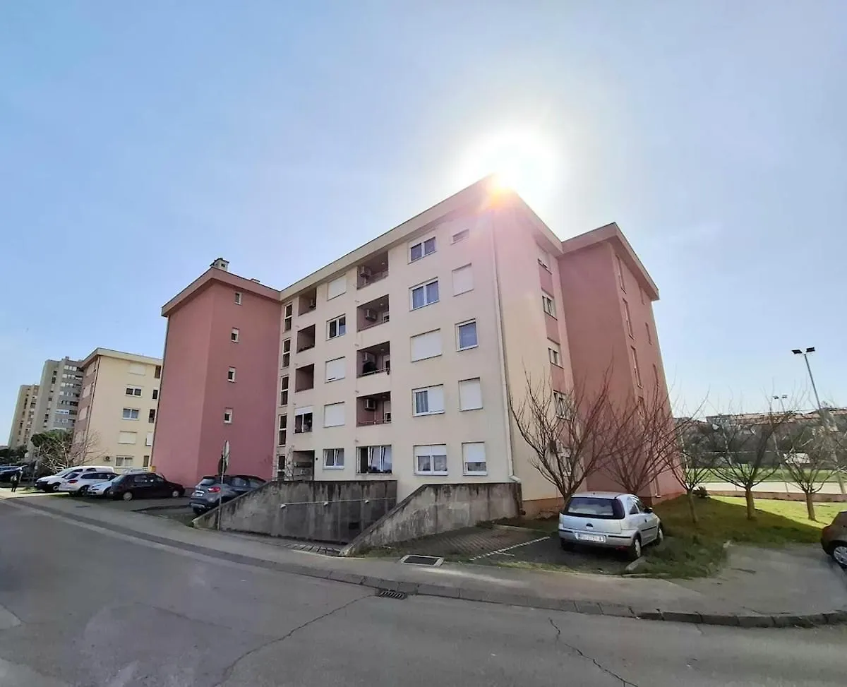 Studio Apartment Divky, Free Parking Πούλα