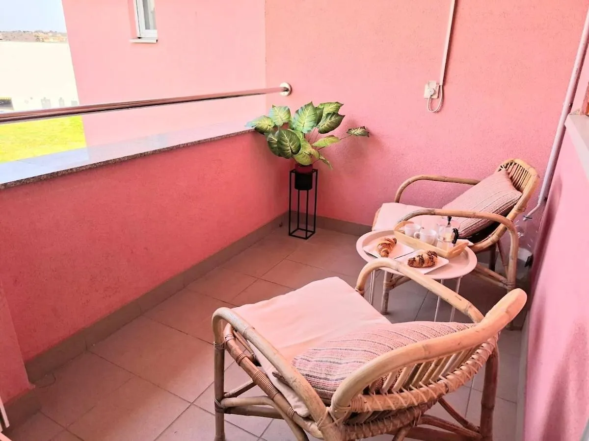 Studio Apartment Divky, Free Parking Πούλα