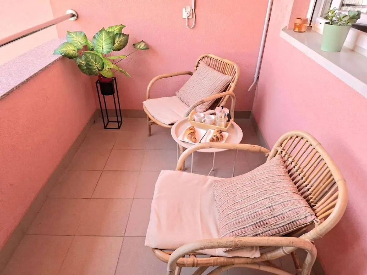 Studio Apartment Divky, Free Parking Πούλα